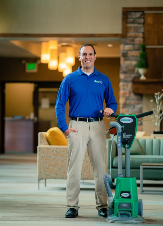 Mike Johnson Photo-201021-48 Chem-Dry technician with professional equipment showing why it is worth getting carpets professionally cleaned.